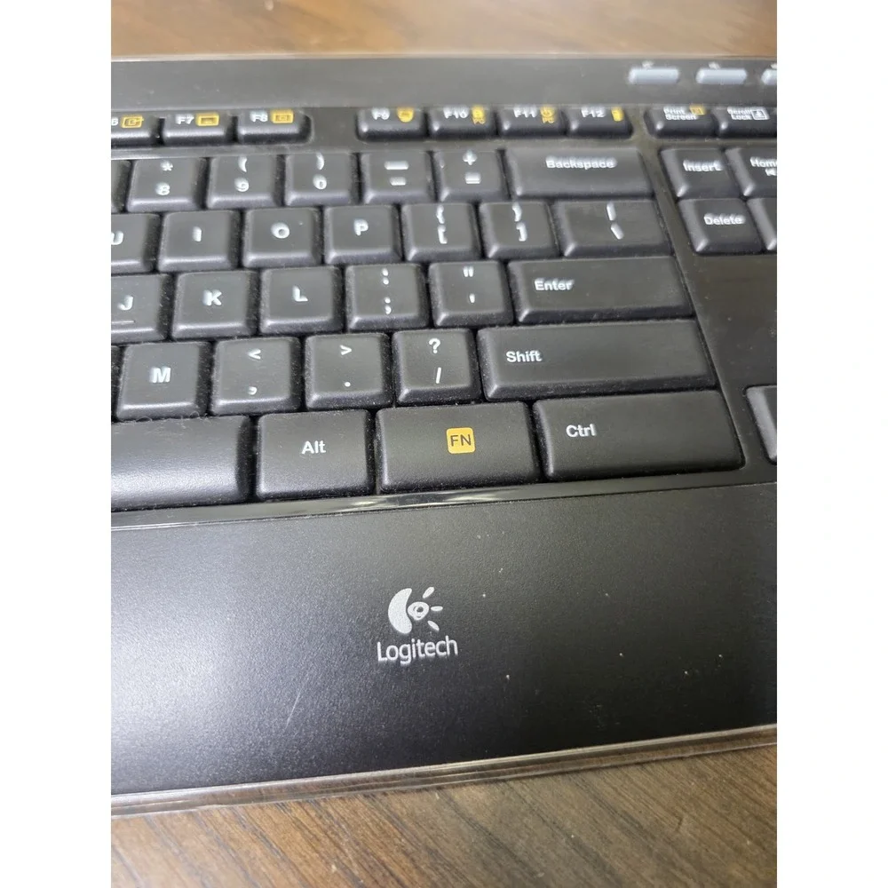 Logitech K520 Wireless Illuminated Keyboard Backlit Full Size Black‎ Y-R0011 F3